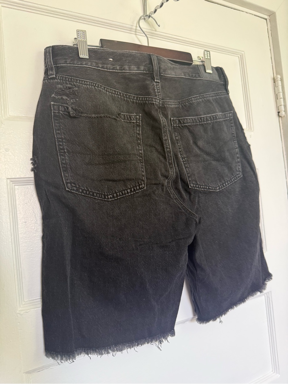 American Eagle Outfitters 90’s Boyfriend Black Distressed Denim Jean Shorts Sz 8 - Picture 11 of 15